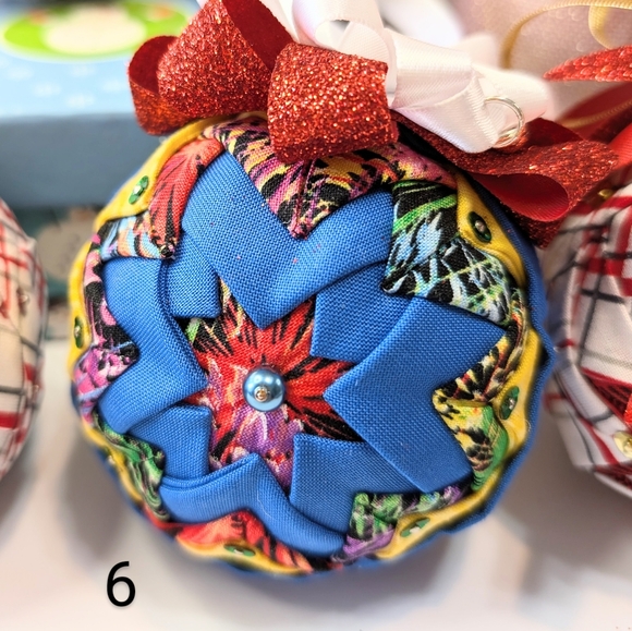 Hand crafted Ornaments keepsakes balls pleated - Picture 9 of 11